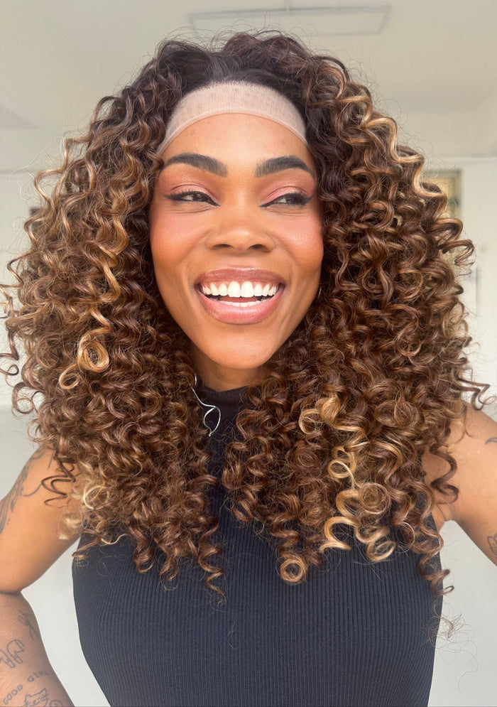 LACE FRONT TIKA - CASTANHO COM MECHAS 33/22 HD (BIO FIBRA)