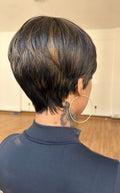WIG ESTER - CASTANHO ESCURO COM MECHAS SLEEK (PREMIUM)