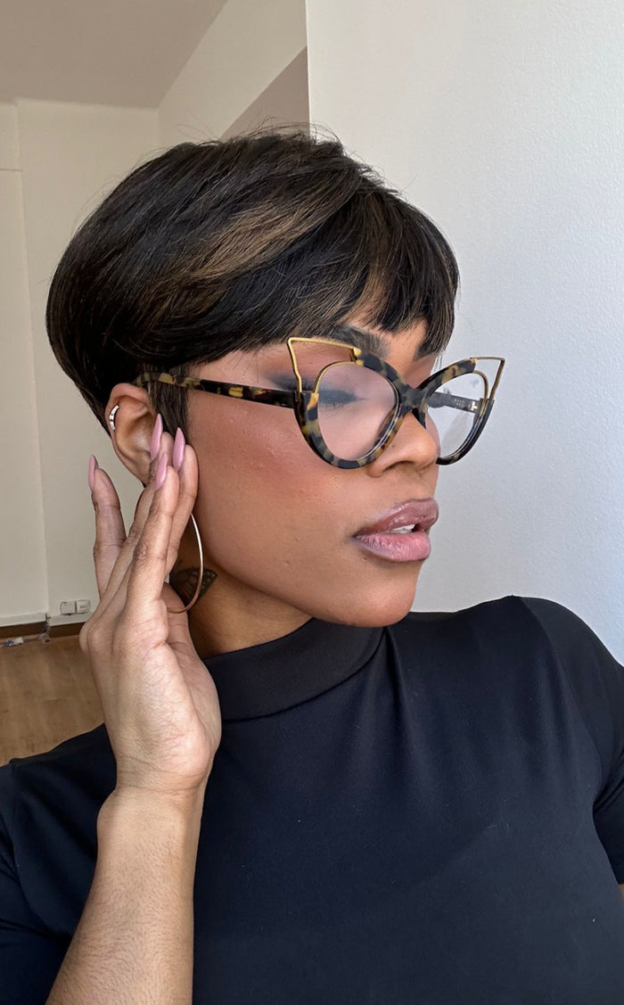 WIG ESTER - CASTANHO ESCURO COM MECHAS SLEEK (PREMIUM)