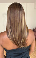 WIG FABIANA - CASTANHO COM MECHAS R8/12H24 (PREMIUM)