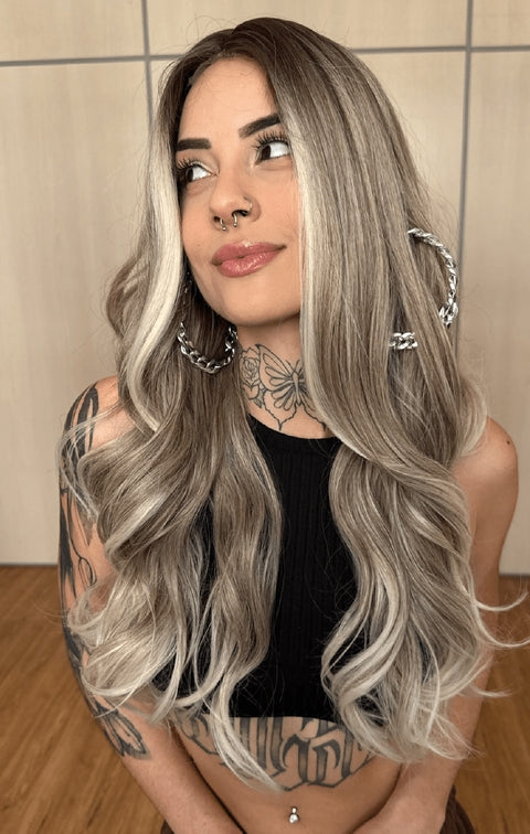 LACE WIG ARLENE - LOIRO ACINZENTADO MECHA FRONTAL 18G/60D(PREMIUM)