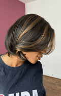 LACE FRONT TANIA - CASTANHO ESCURO COM MECHAS F2/27 SLEEK (PREMIUM)