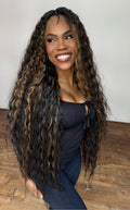 LACE FRONT GABRIELA - CASTANHO ESCURO COM MECHAS F2/27 SLEEK (PREMIUM)