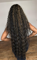 LACE FRONT GABRIELA - CASTANHO ESCURO COM MECHAS F2/27 SLEEK (PREMIUM)