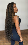 LACE FRONT GABRIELA - CASTANHO ESCURO COM MECHAS F2/27 SLEEK (PREMIUM)