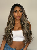LACE FRONT NELI - PRETO COM MECHAS 23D SLEEK (PREMIUM)