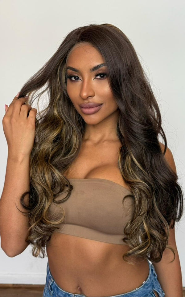 LACE FRONT NELI - CASTANHO COM MECHA 8A/26D SLEEK (PREMIUM)