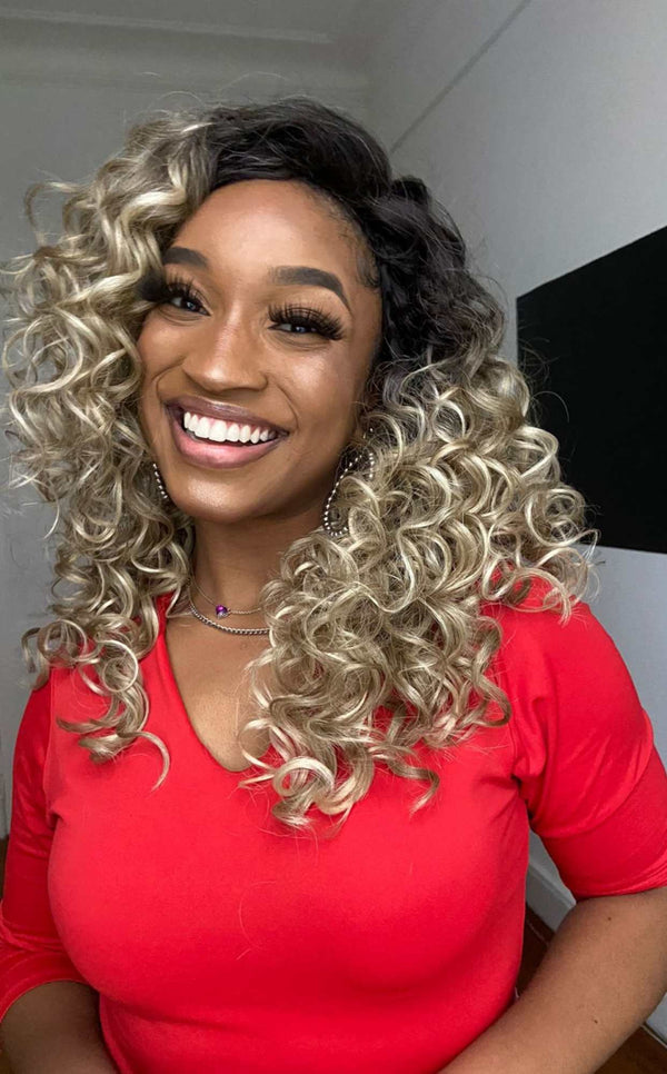 LACE WIG VALÉRIA - LOIRO SLEEK (PREMIUM)