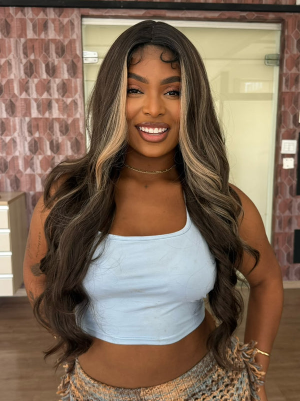 LACE WIG STELA - CASTANHO COM MECHAS FRONTAL R2/6/26#  (FUTURA)